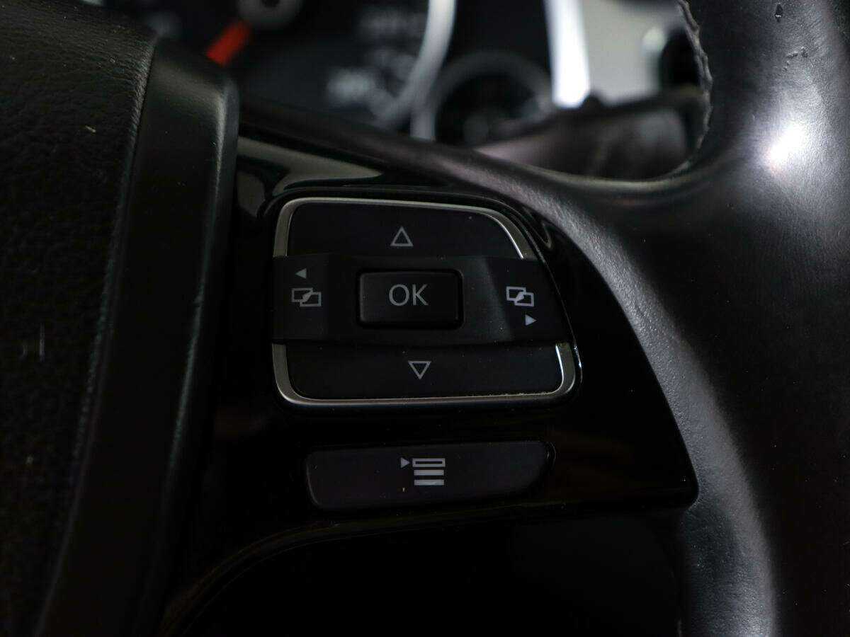 Б/У Фольксваген Туарег 2012 года. Фото: #22