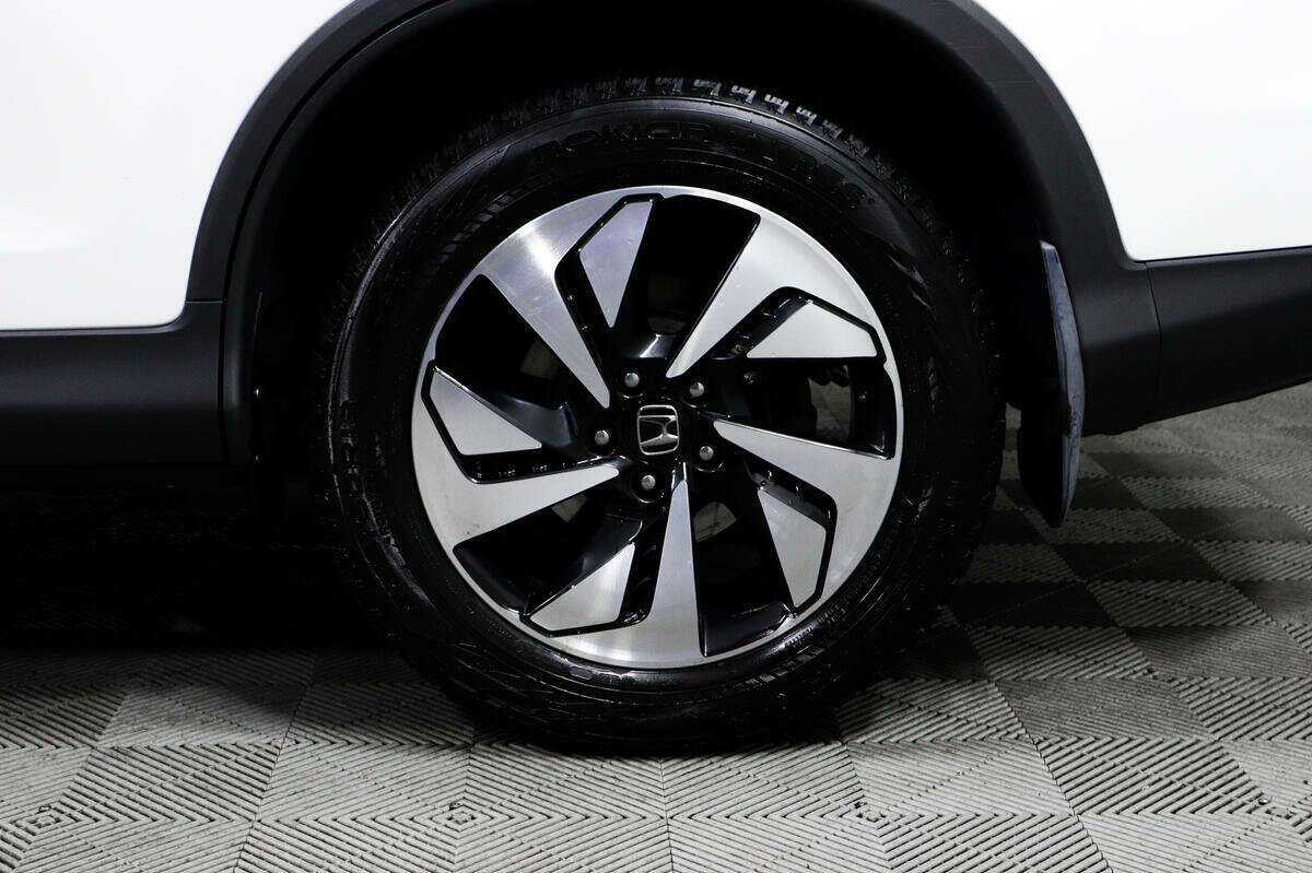 Б/У Хонда ЦР-В 2016 года. Фото: #13