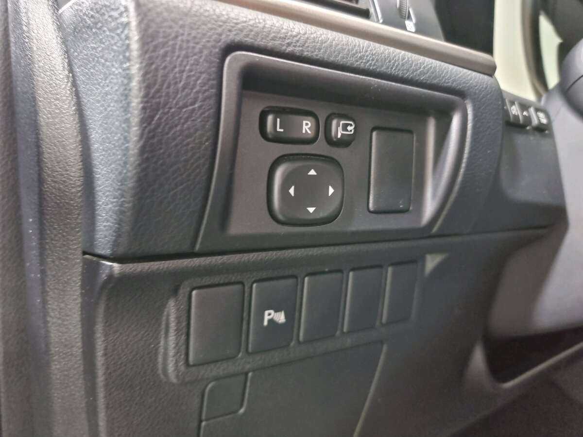 Б/У Лексус ЕС 2016 года. Фото: #9