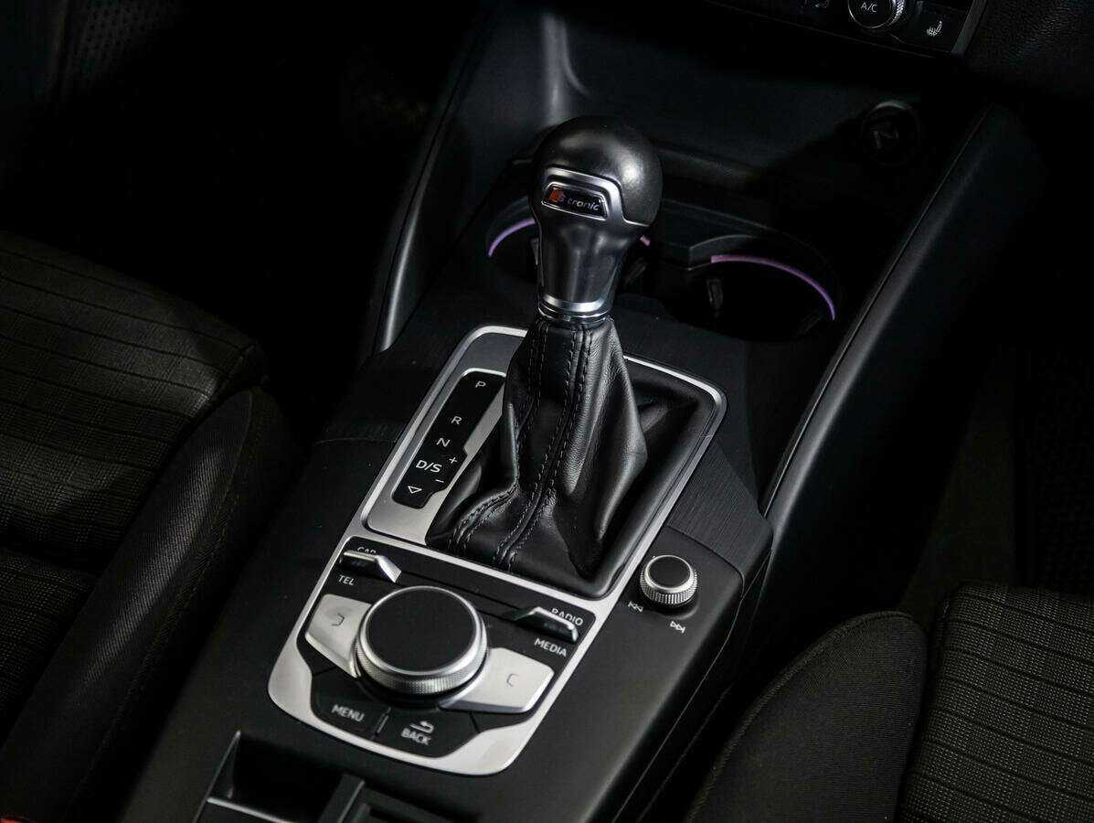 Б/У Ауди А3 2017 года. Фото: #12