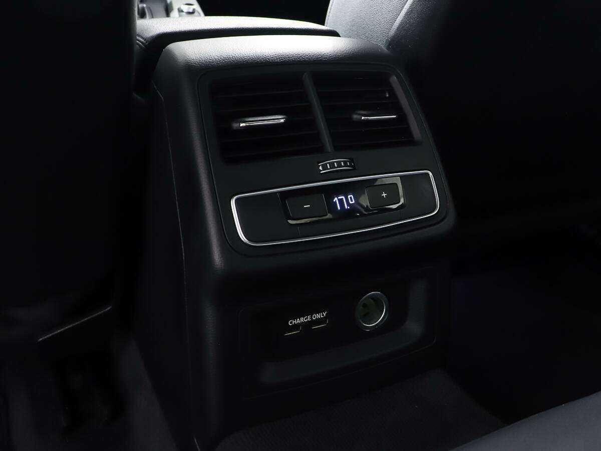 Б/У Ауди А4 2020 года. Фото: #18