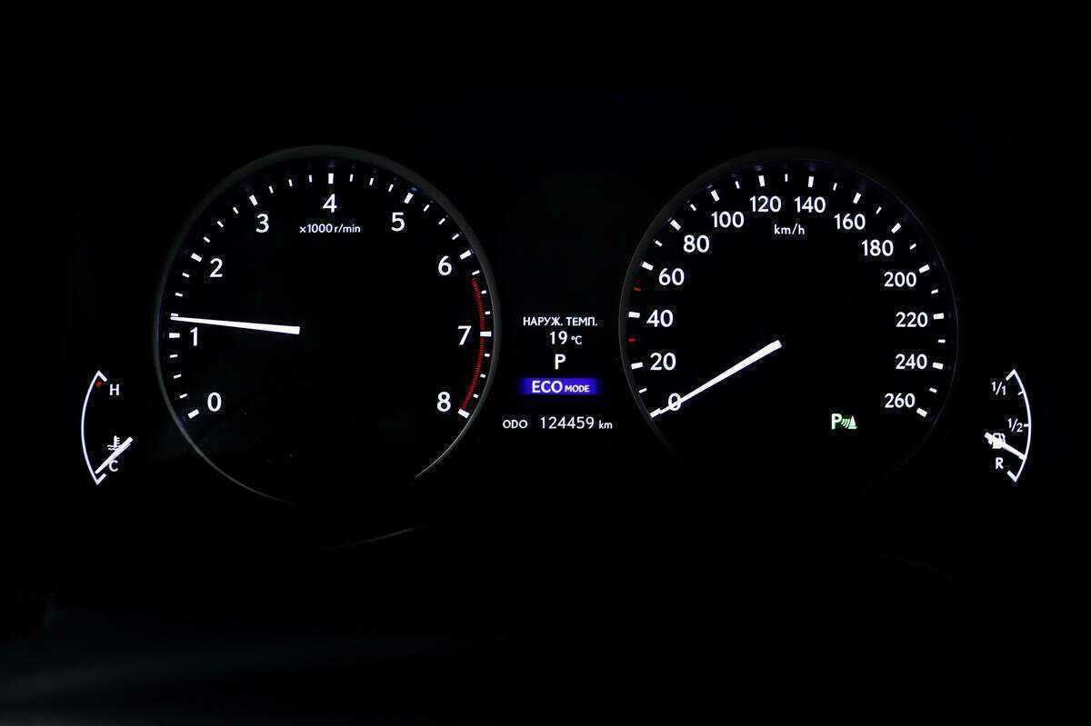 Б/У Лексус ЕС 2012 года. Фото: #9