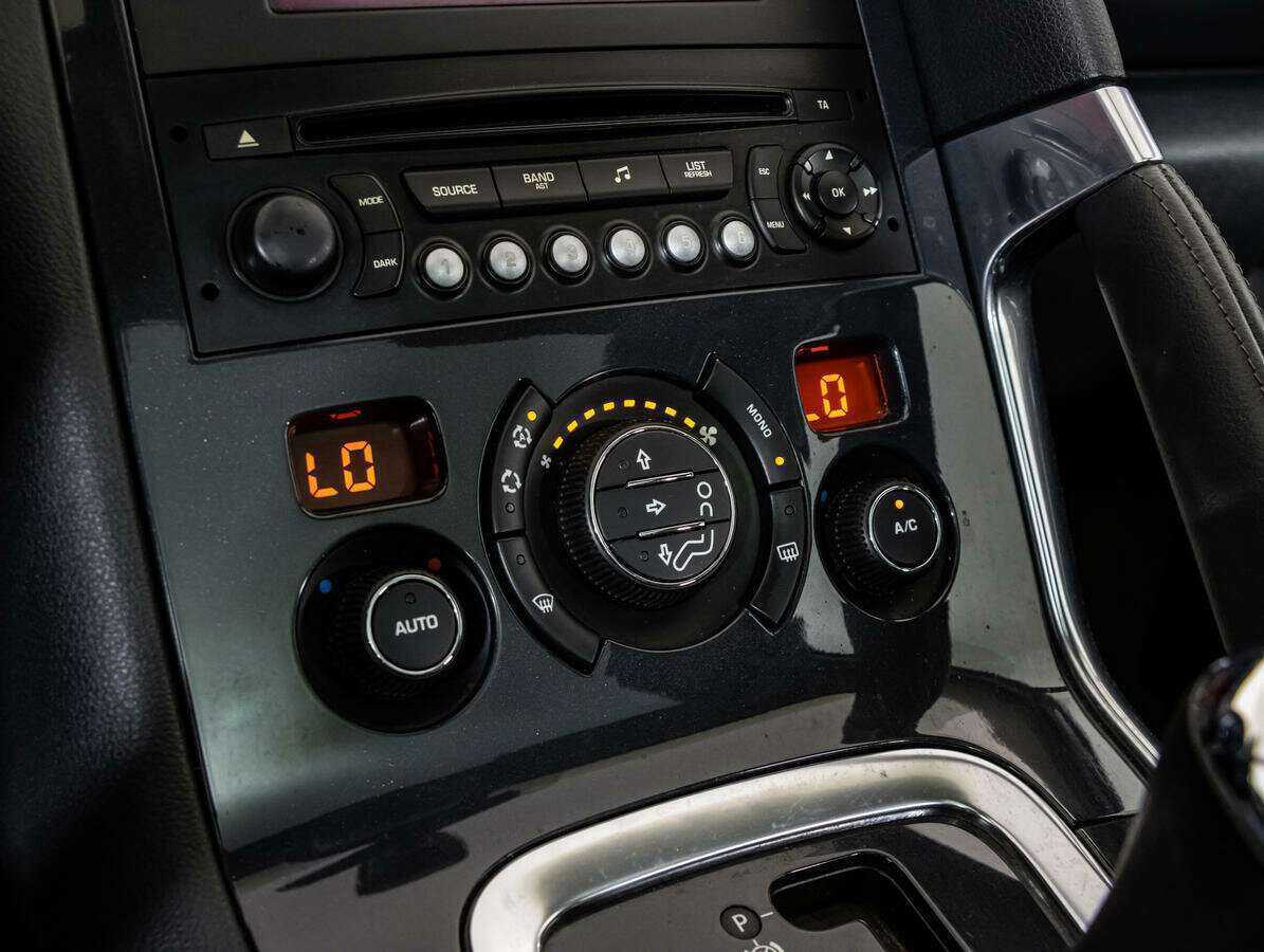 Б/У Пежо 3008 2012 года. Фото: #13