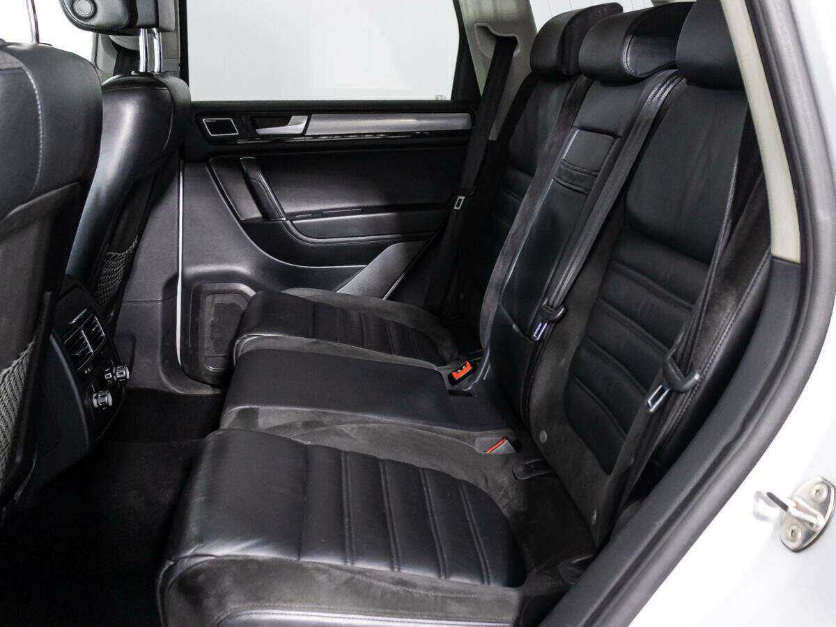 Б/У Фольксваген Туарег 2012 года. Фото: #9