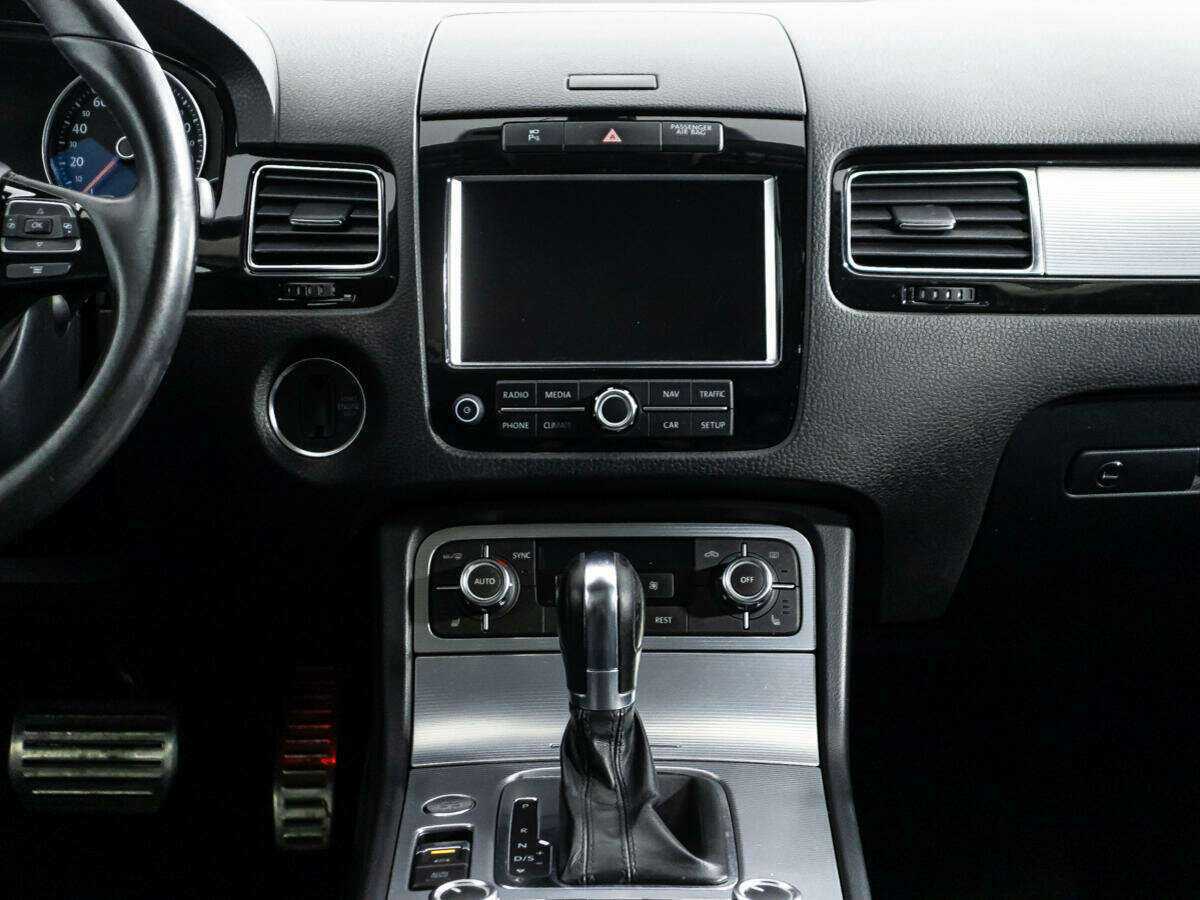 Б/У Фольксваген Туарег 2012 года. Фото: #13