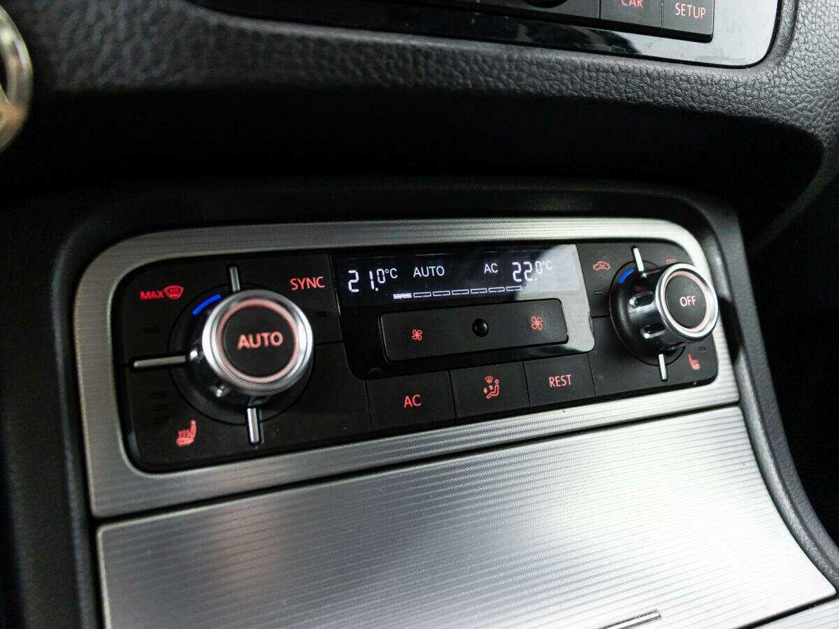 Б/У Фольксваген Туарег 2012 года. Фото: #19