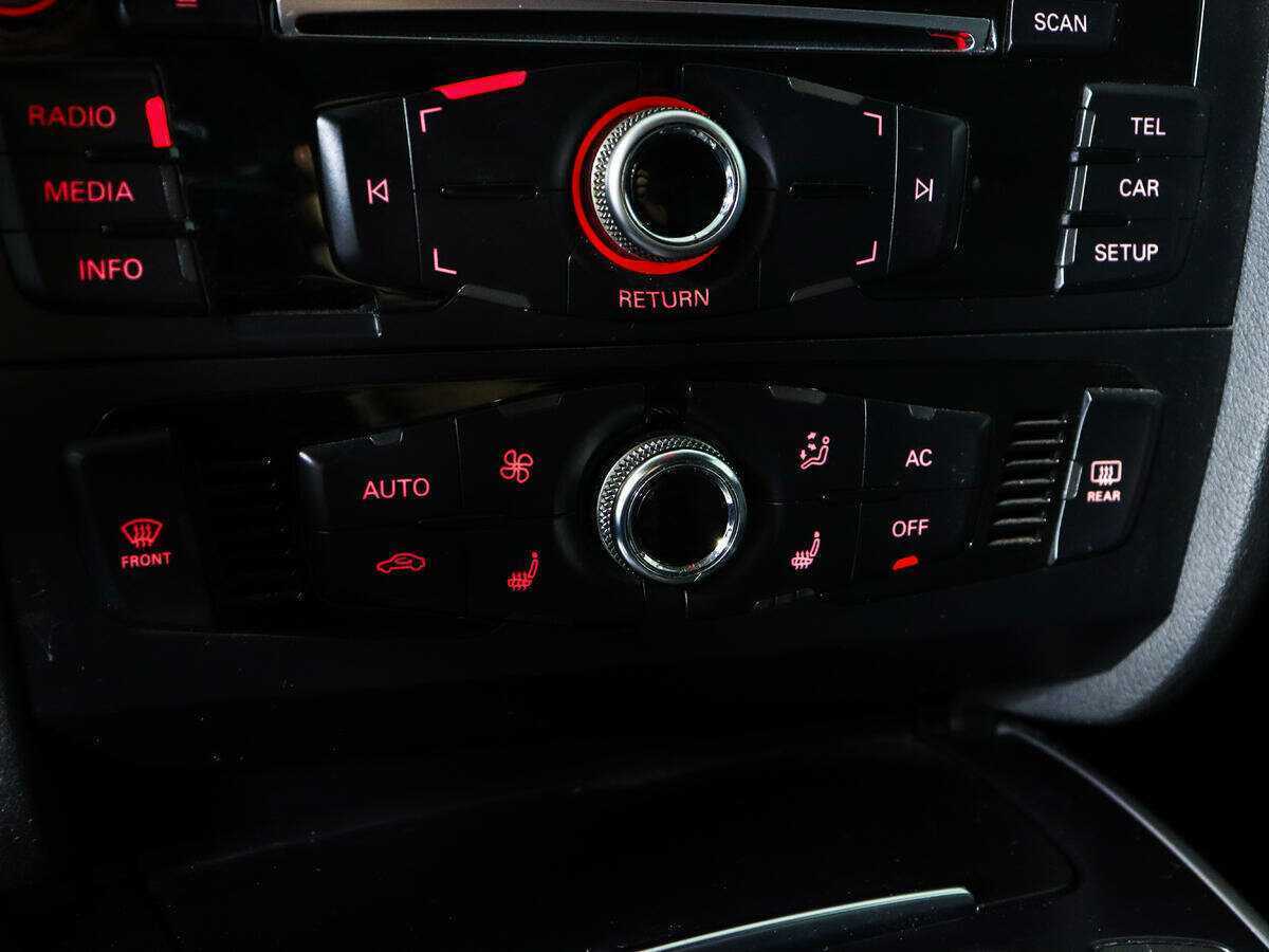 Б/У Ауди А4 2013 года. Фото: #13