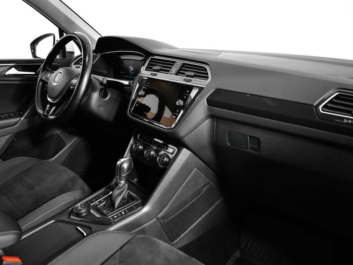 Б/У Фольксваген Тигуан 2017 года. Фото: #8