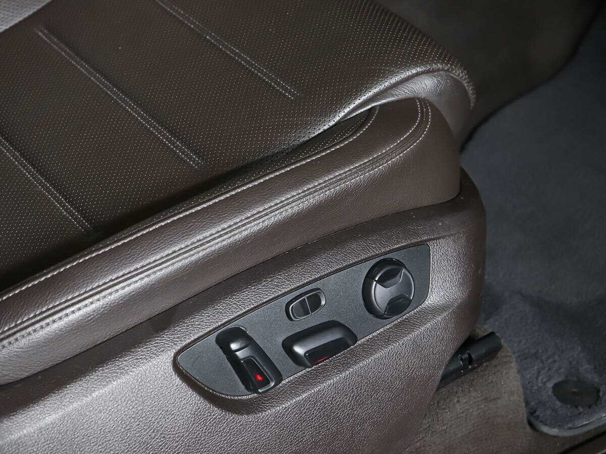 Б/У Фольксваген Туарег 2013 года. Фото: #15