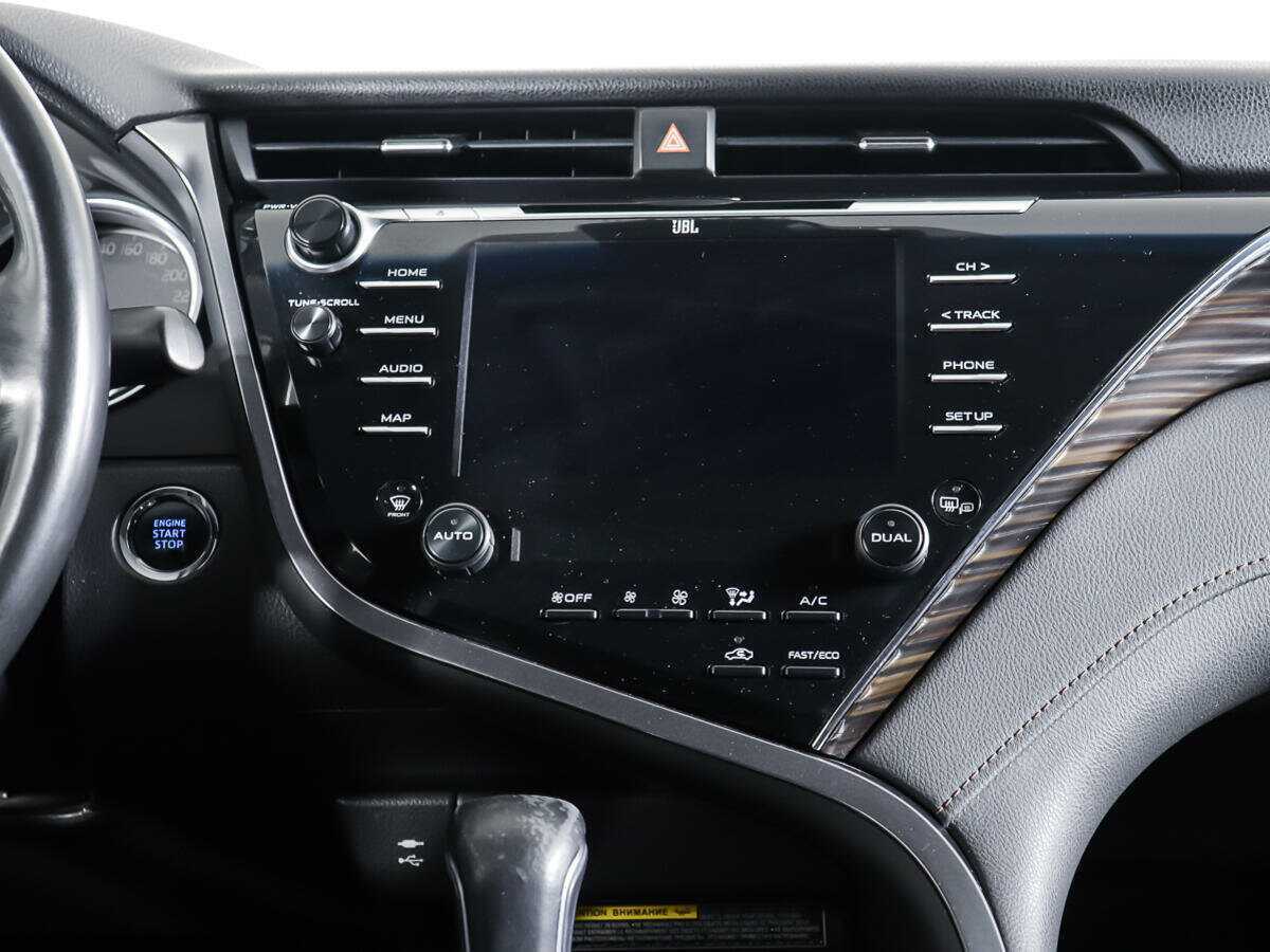 Б/У Тойота Камри 2018 года. Фото: #11