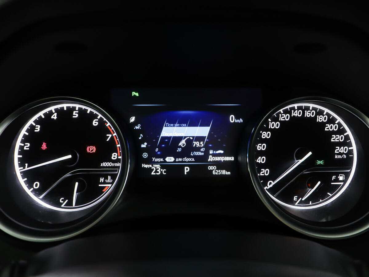 Б/У Тойота Камри 2018 года. Фото: #13