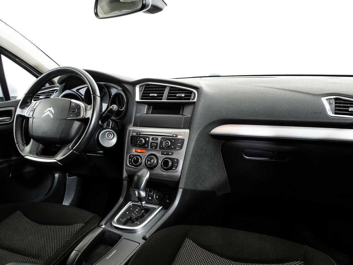 Б/У Ситроен Ц4 2016 года. Фото: #6