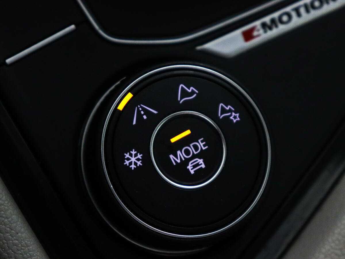 Б/У Фольксваген Тигуан 2018 года. Фото: #16