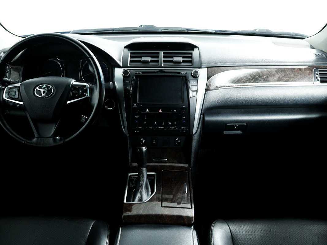 Б/У Тойота Камри 2015 года. Фото: #10