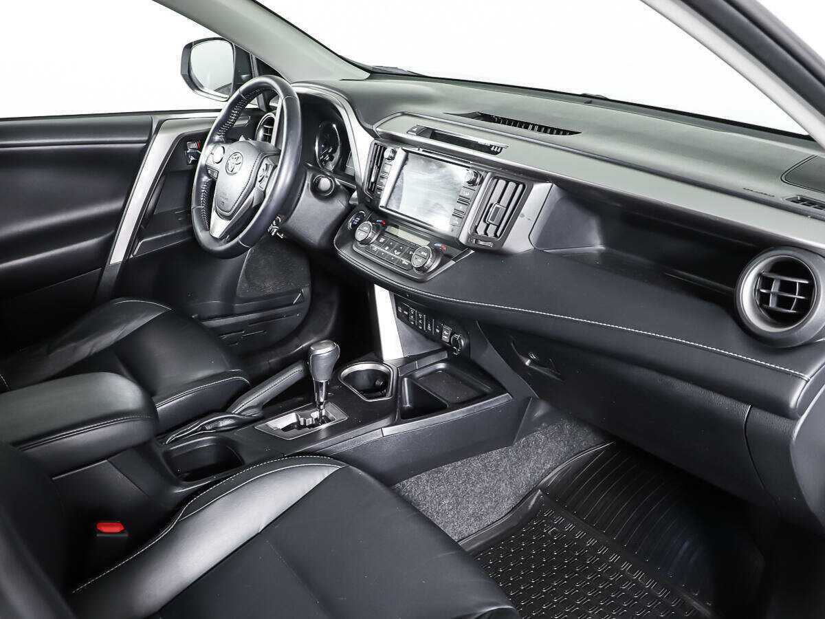 Б/У Тойота Рав4 2018 года. Фото: #8