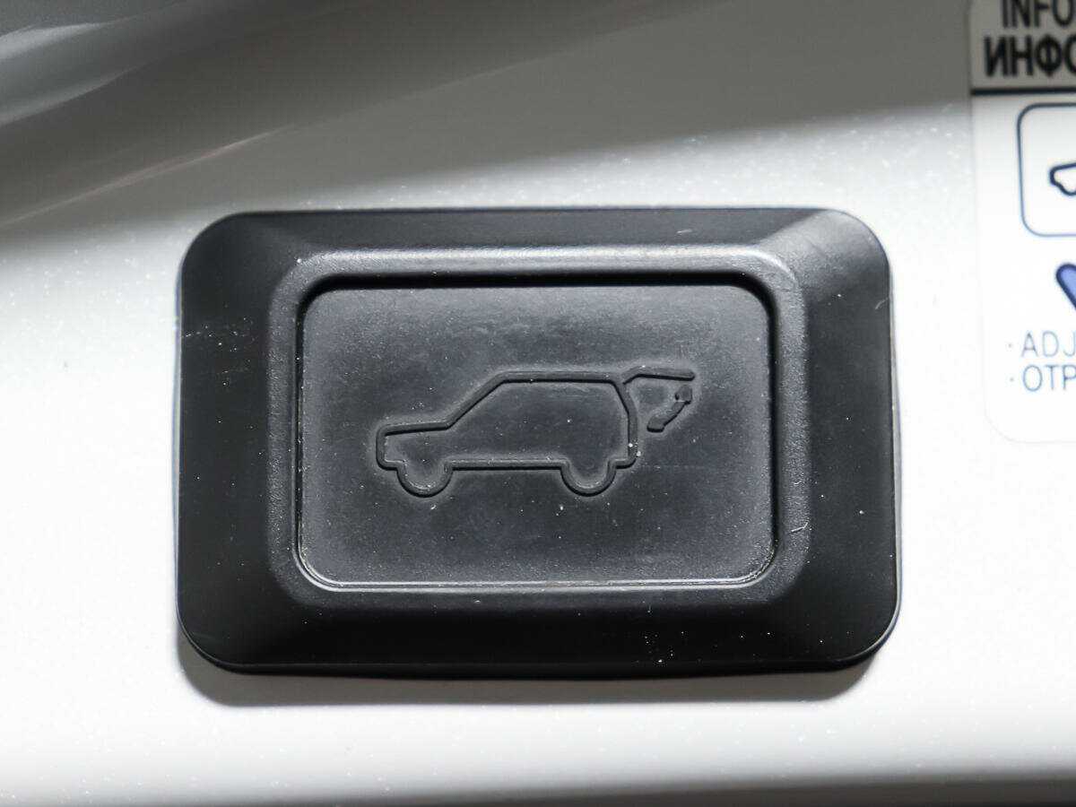 Б/У Тойота Рав4 2018 года. Фото: #18