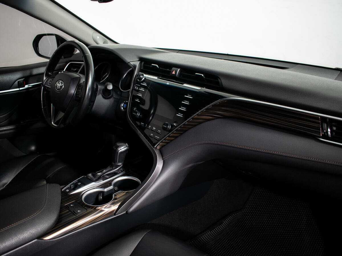 Б/У Тойота Камри 2019 года. Фото: #5