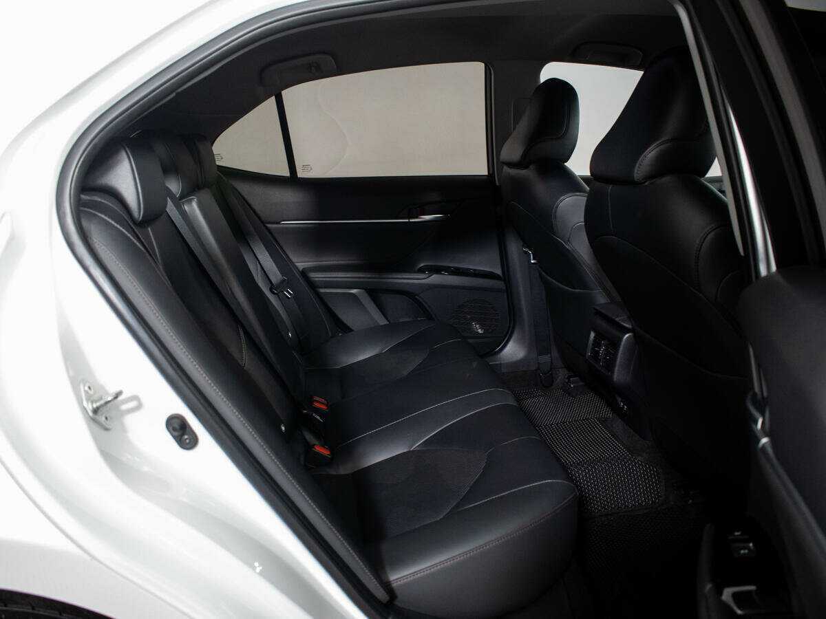 Б/У Тойота Камри 2019 года. Фото: #6