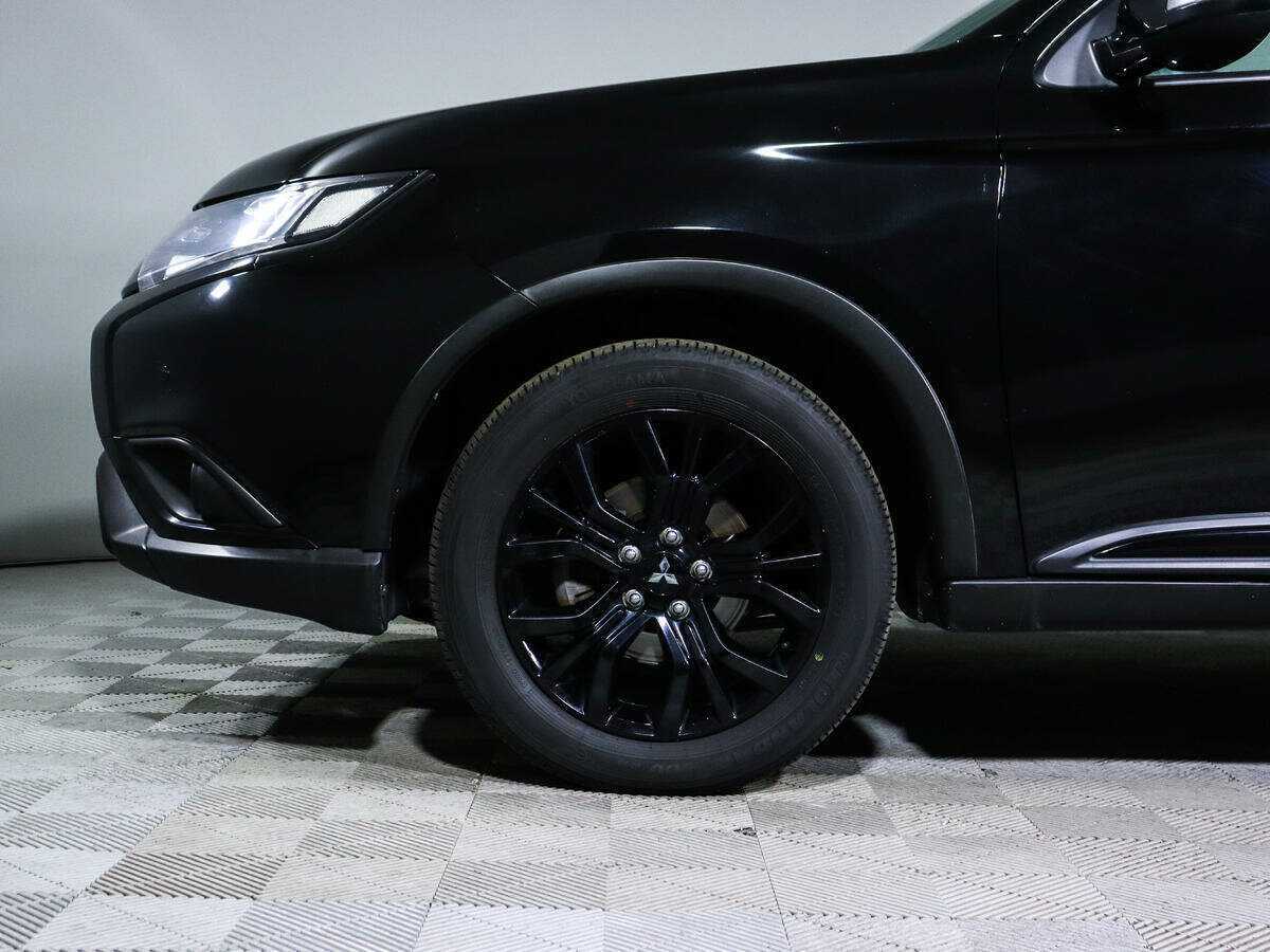 Б/У Митсубиши Оутлэндер 2020 года. Фото: #17