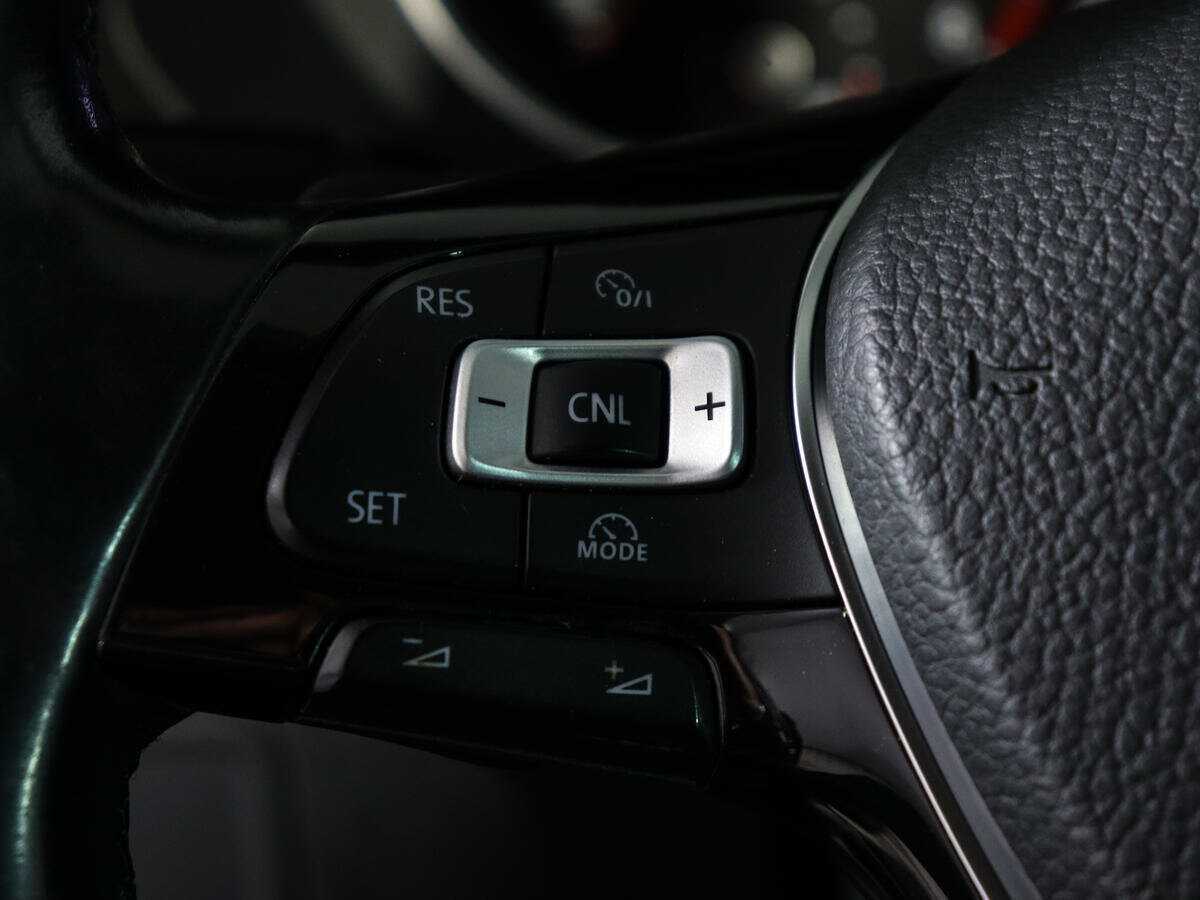 Б/У Фольксваген Тигуан 2017 года. Фото: #21