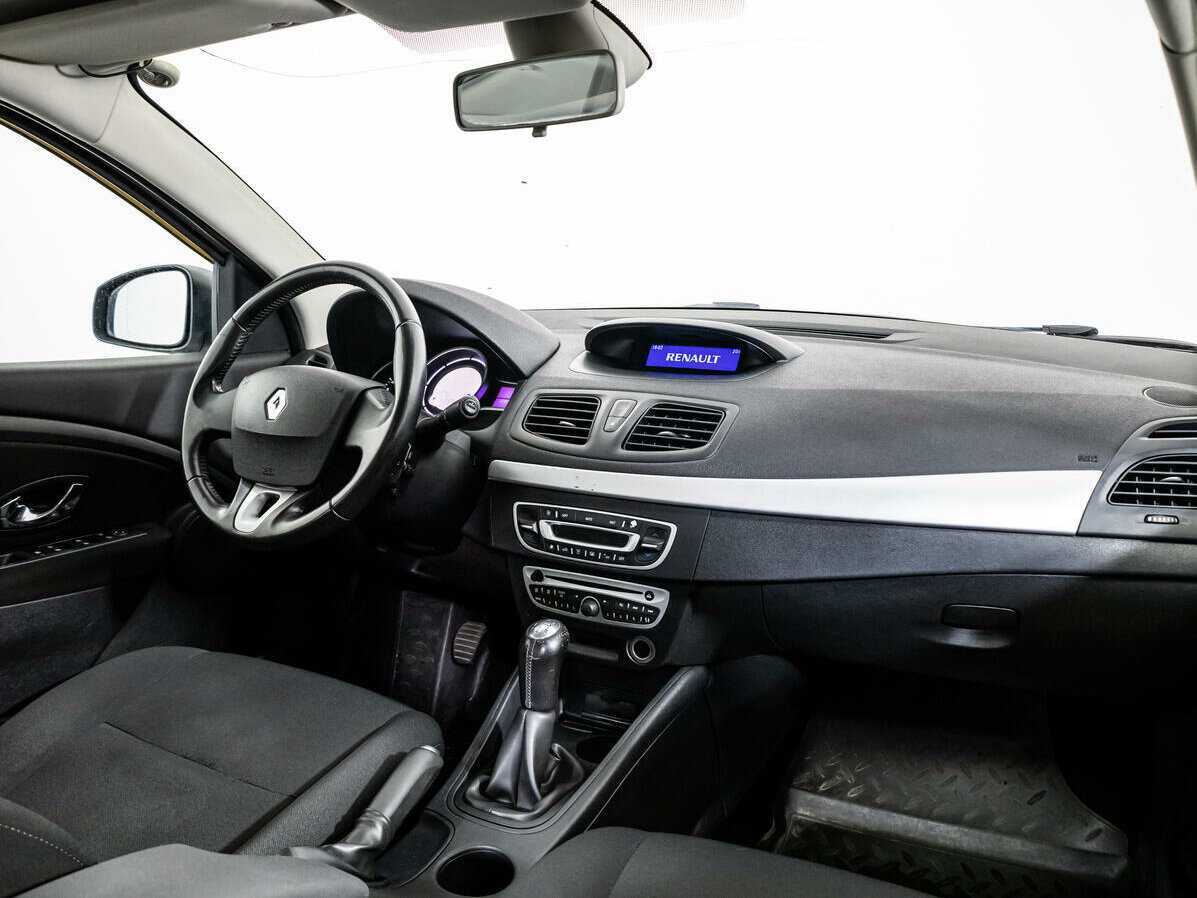 Б/У Рено Флюенс 2013 года. Фото: #8