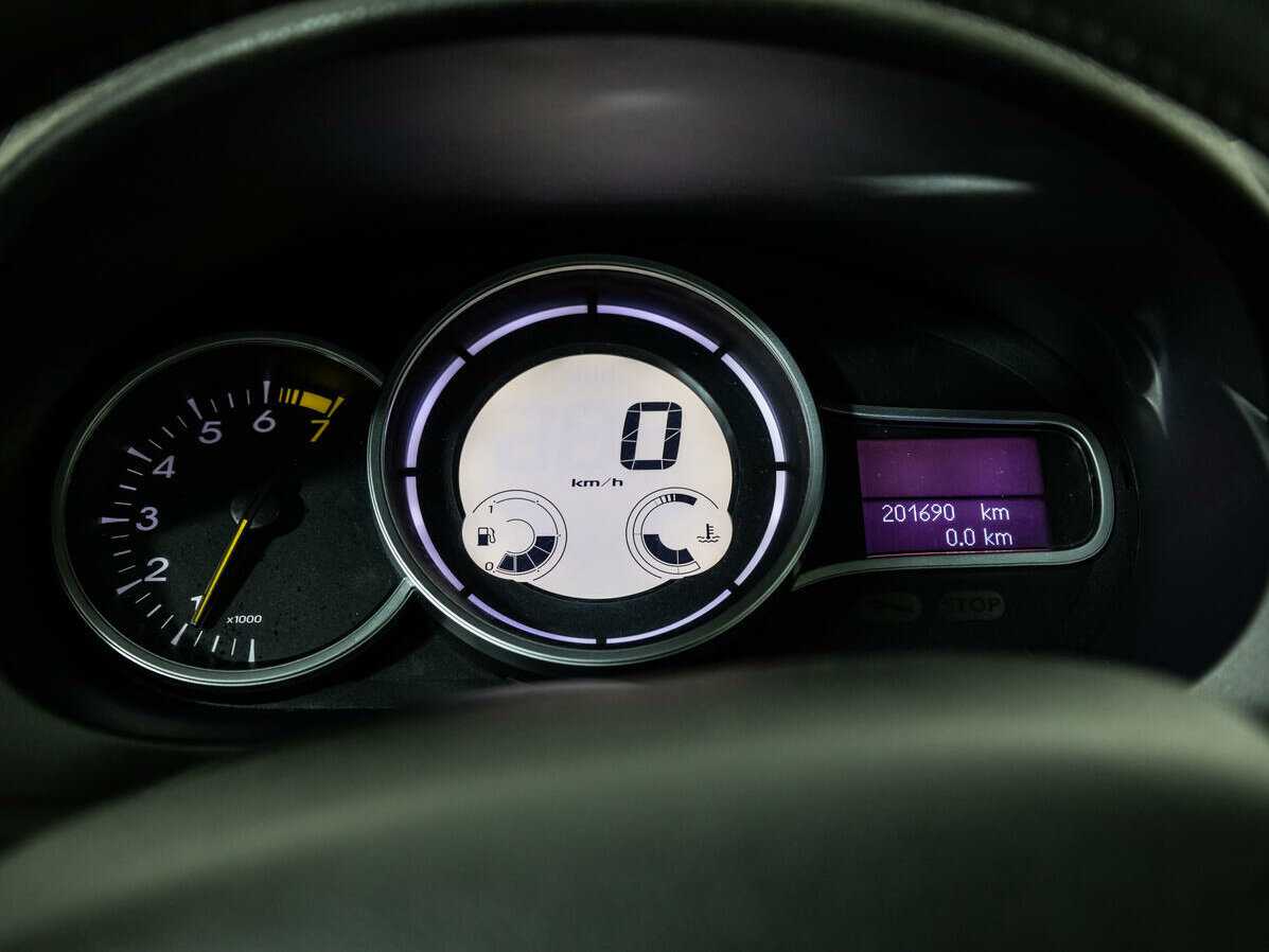 Б/У Рено Флюенс 2013 года. Фото: #11