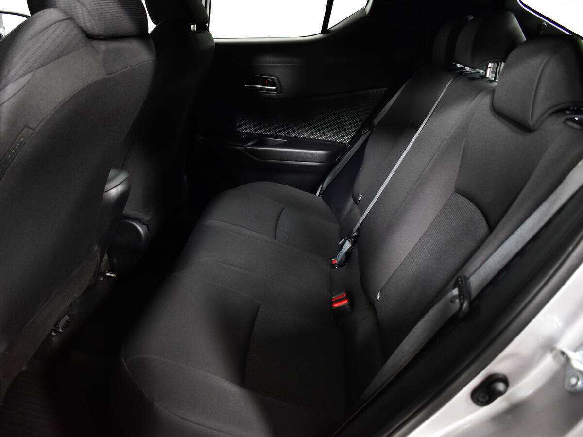 Б/У Тойота Ц-ШР 2019 года. Фото: #9