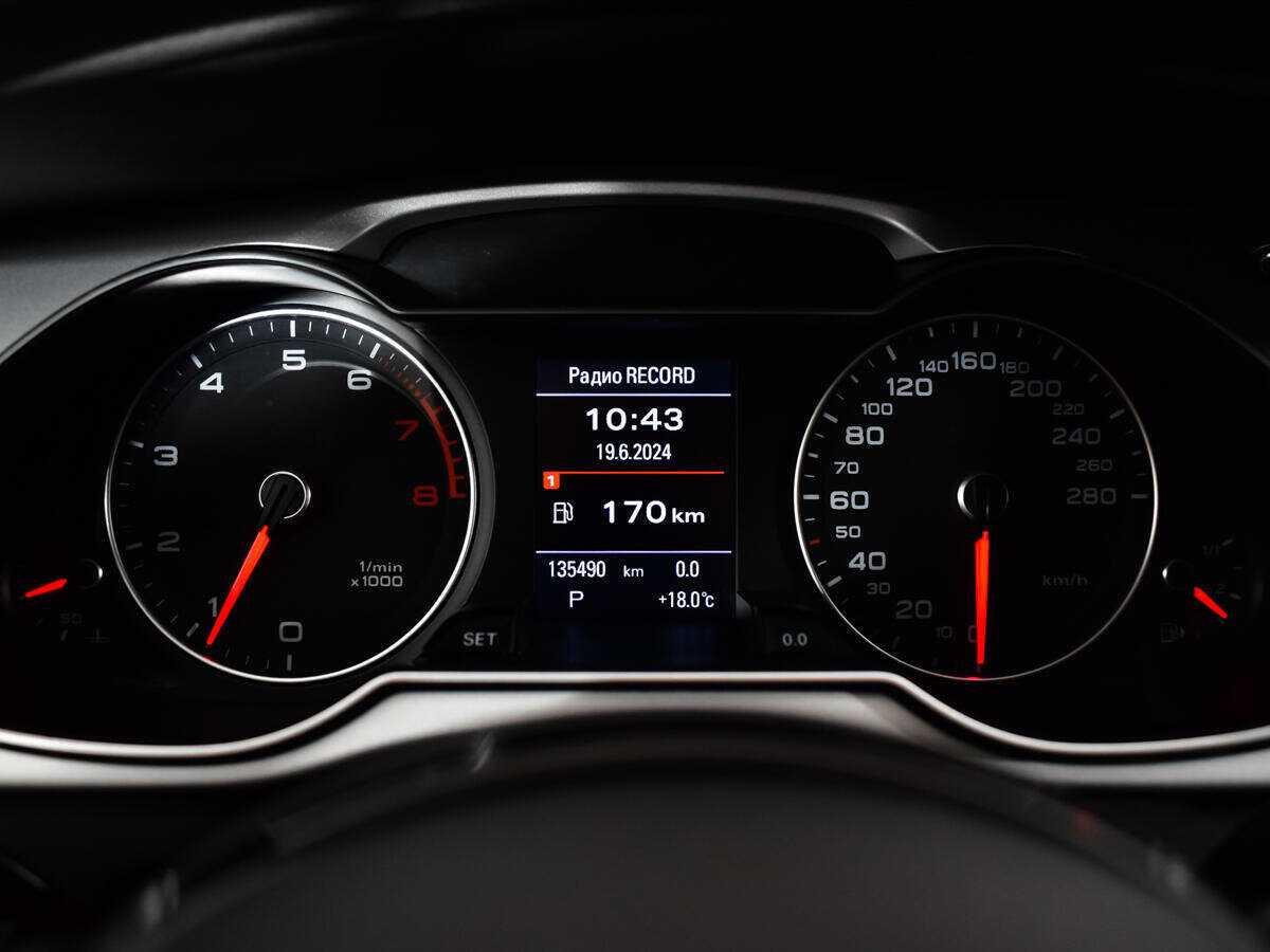 Б/У Ауди А4 2015 года. Фото: #10