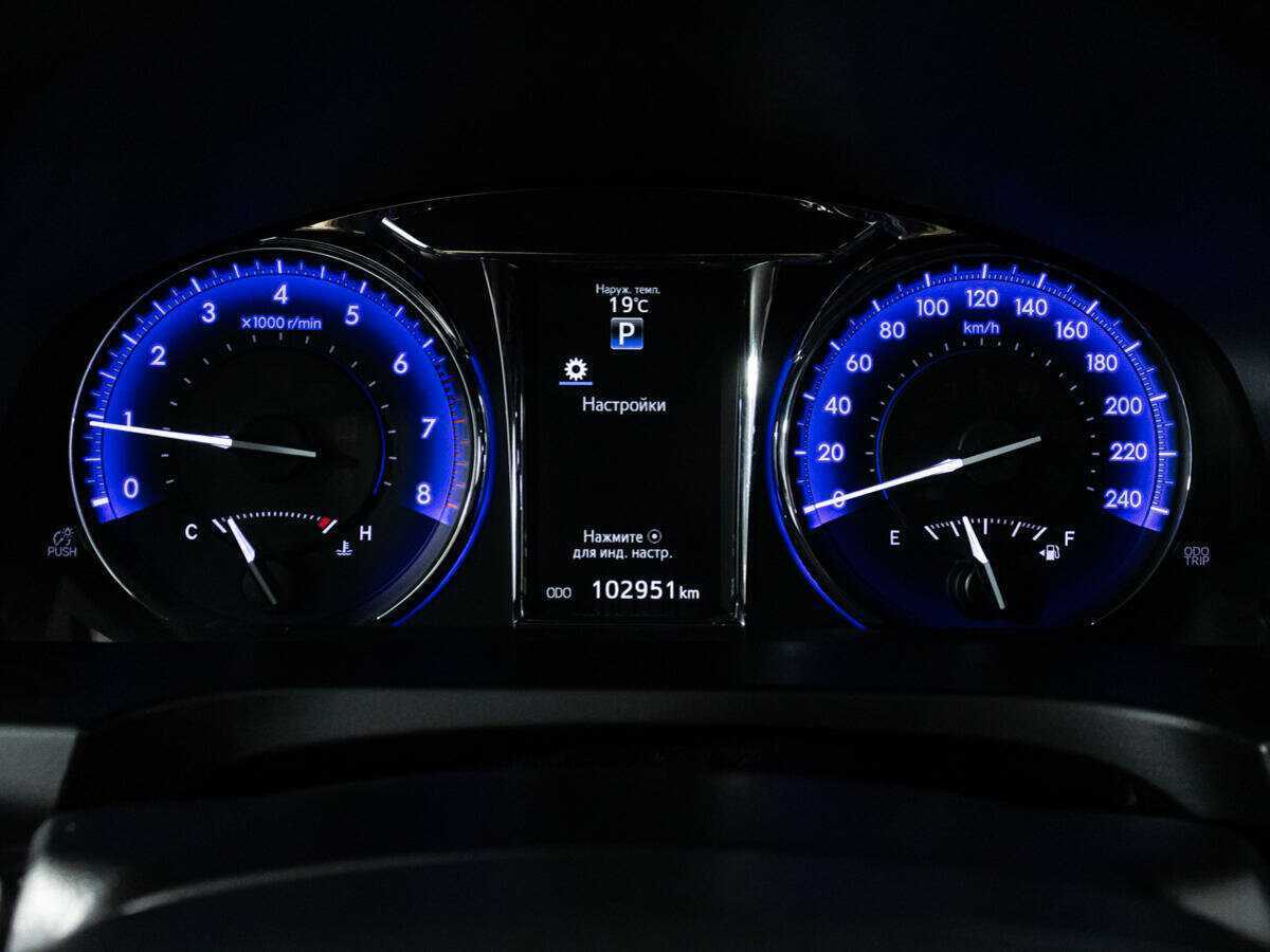 Б/У Тойота Камри 2017 года. Фото: #11