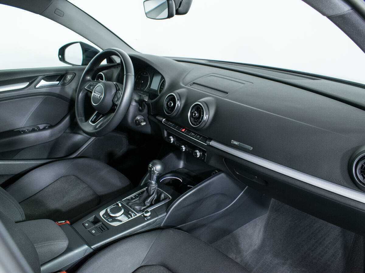 Б/У Ауди А3 2019 года. Фото: #8