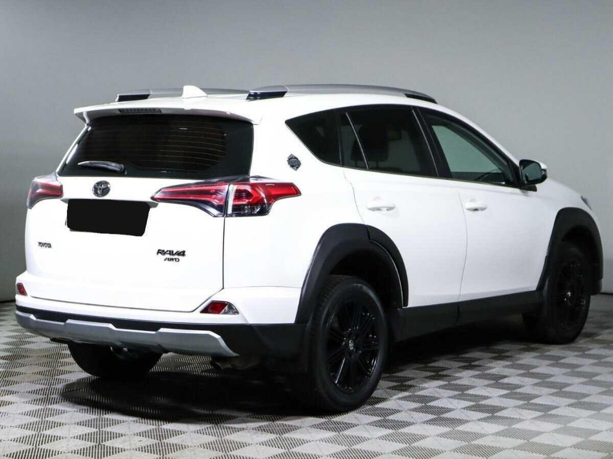 Б/У Тойота Рав4 2018 года. Фото: #3