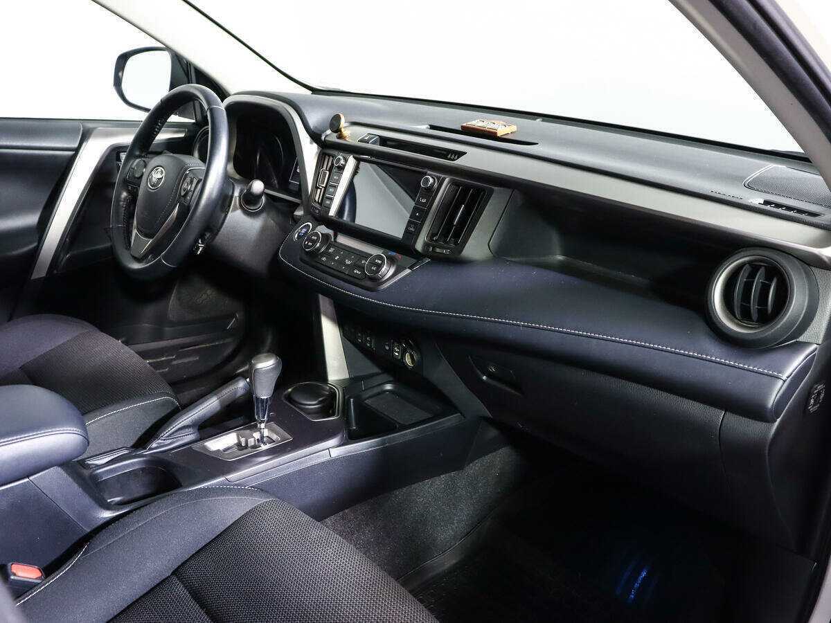 Б/У Тойота Рав4 2018 года. Фото: #7