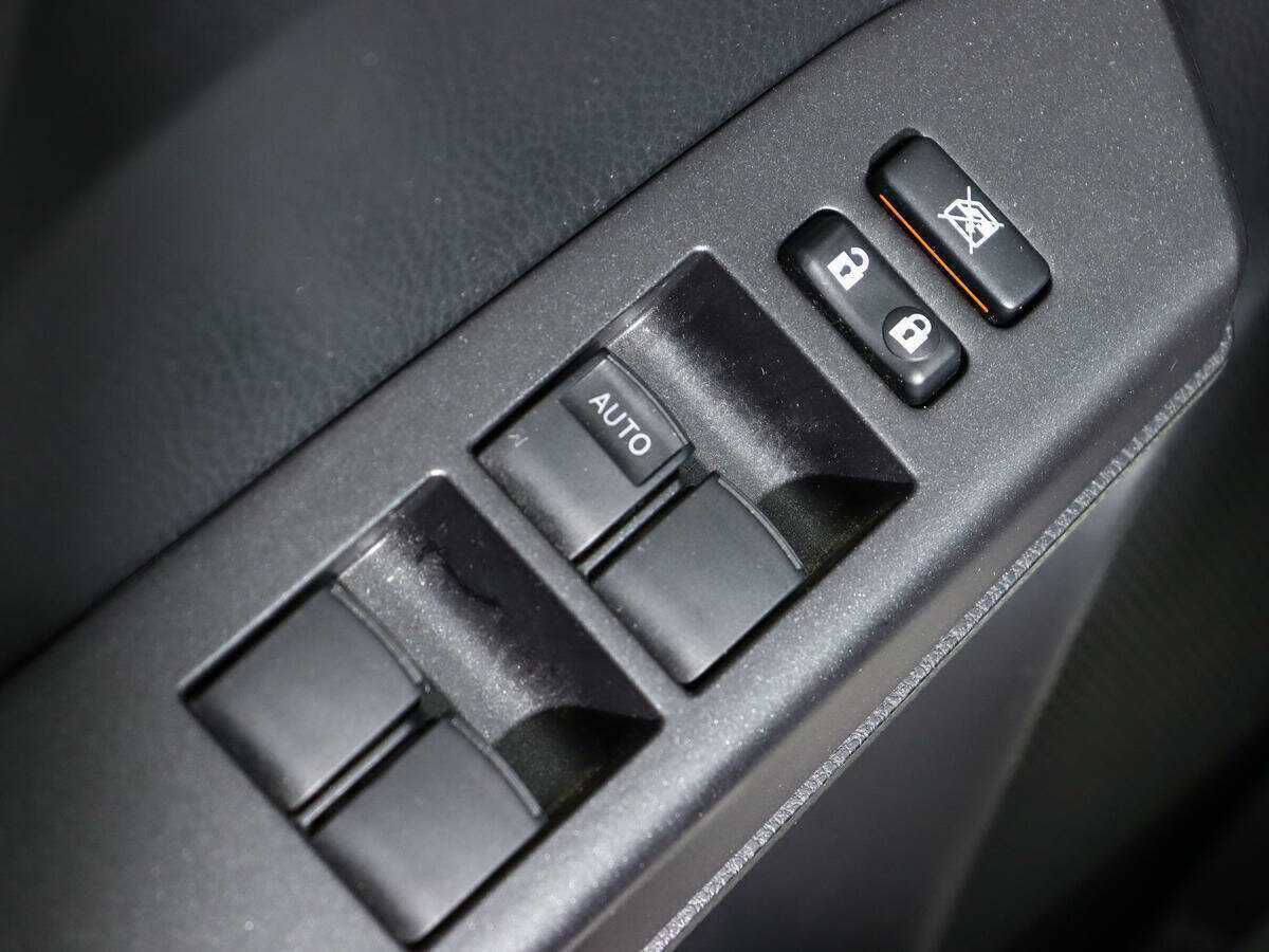 Б/У Тойота Рав4 2018 года. Фото: #15