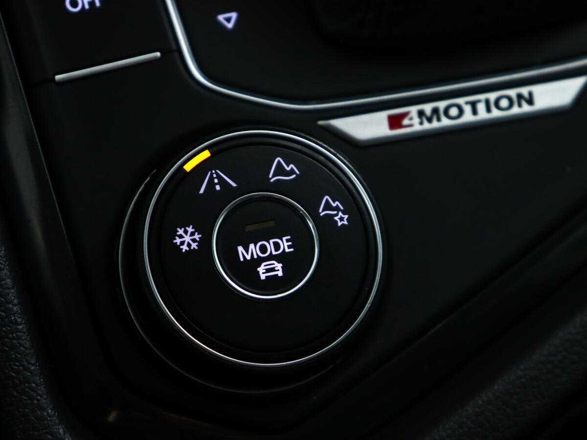 Б/У Фольксваген Тигуан 2017 года. Фото: #16