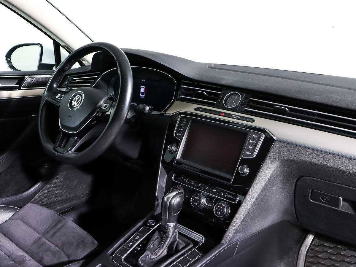 Б/У Фольксваген Пассат 2016 года. Фото: #6