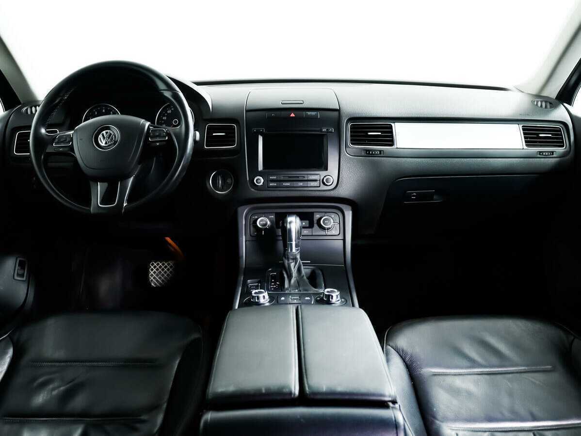 Б/У Фольксваген Туарег 2013 года. Фото: #10