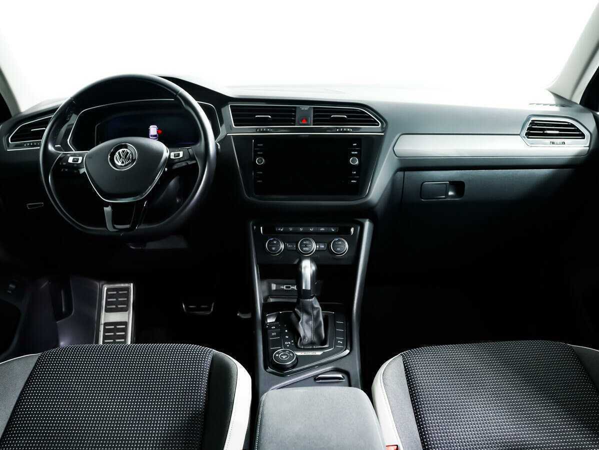 Б/У Фольксваген Тигуан 2020 года. Фото: #8