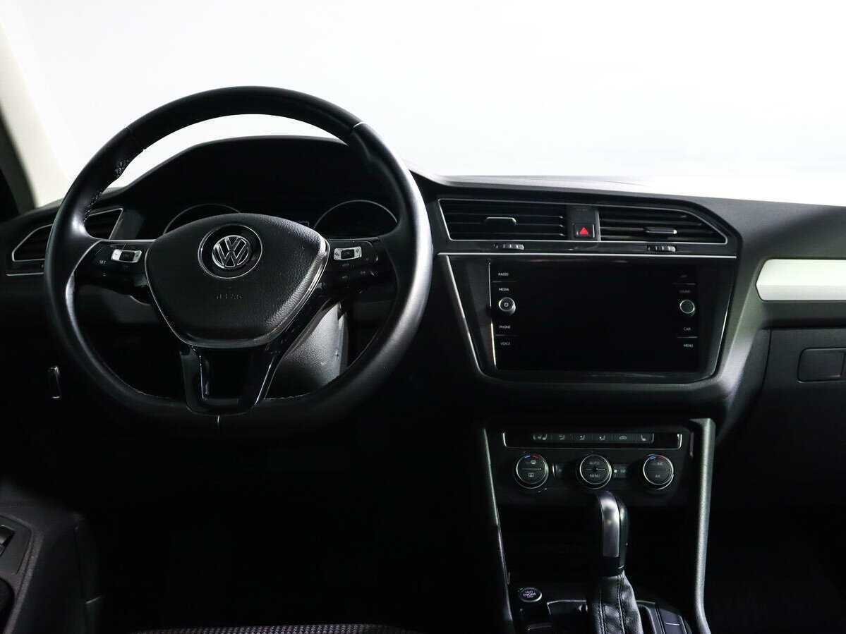 Б/У Фольксваген Тигуан 2020 года. Фото: #9