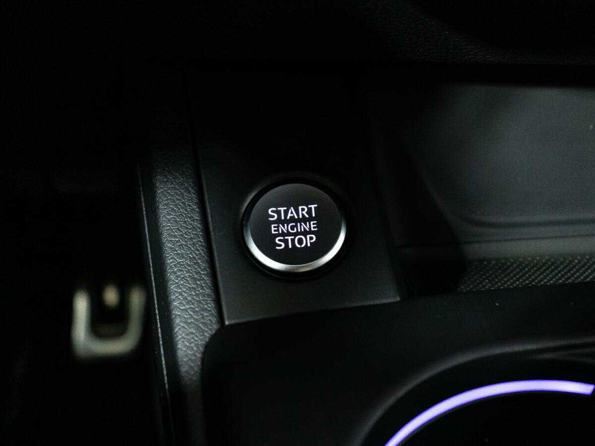 Б/У Ауди А4 2017 года. Фото: #18