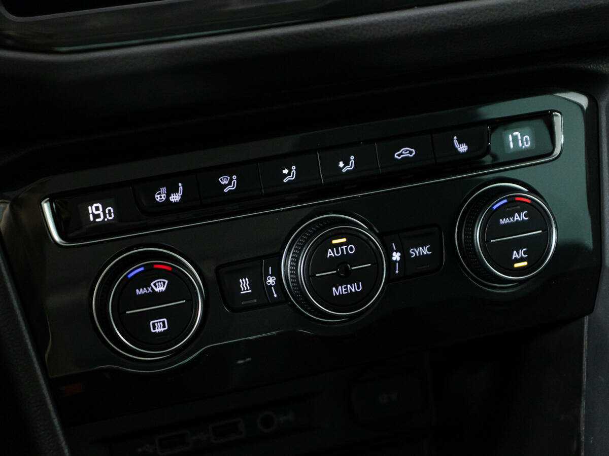 Б/У Фольксваген Тигуан 2018 года. Фото: #19