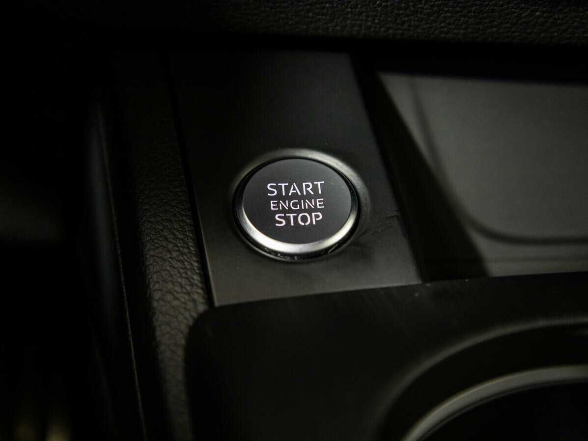 Б/У Ауди А4 2019 года. Фото: #13