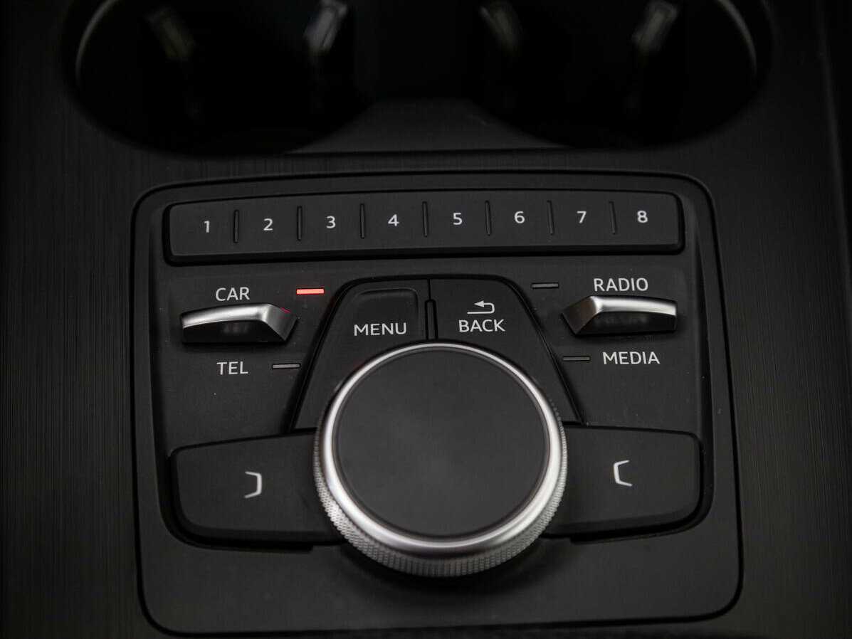 Б/У Ауди А4 2019 года. Фото: #14