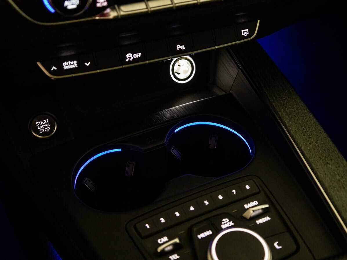 Б/У Ауди А4 2019 года. Фото: #22