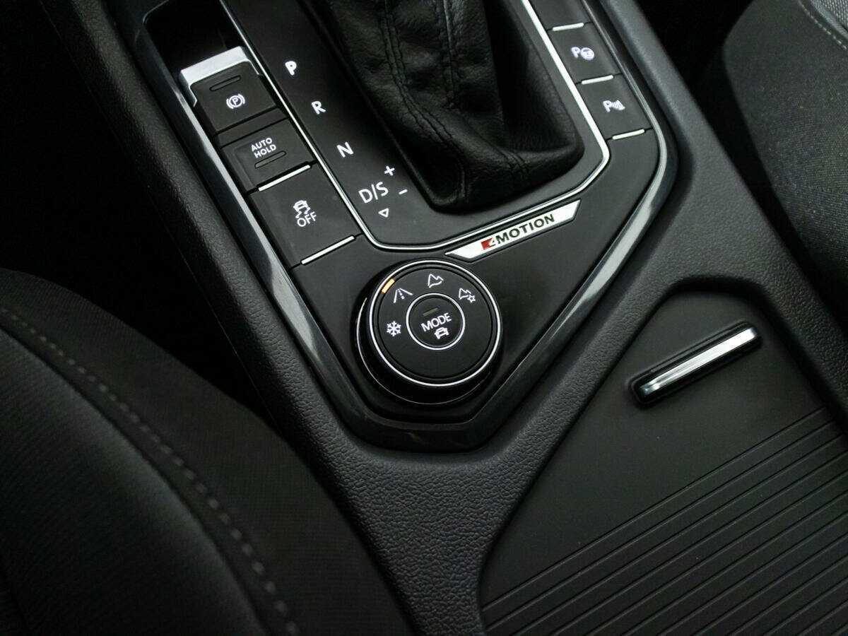 Б/У Фольксваген Тигуан 2017 года. Фото: #17