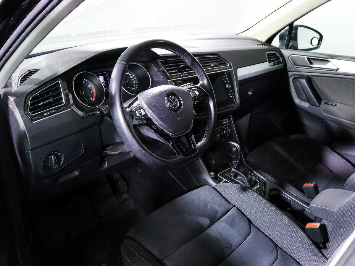 Б/У Фольксваген Тигуан 2018 года. Фото: #11