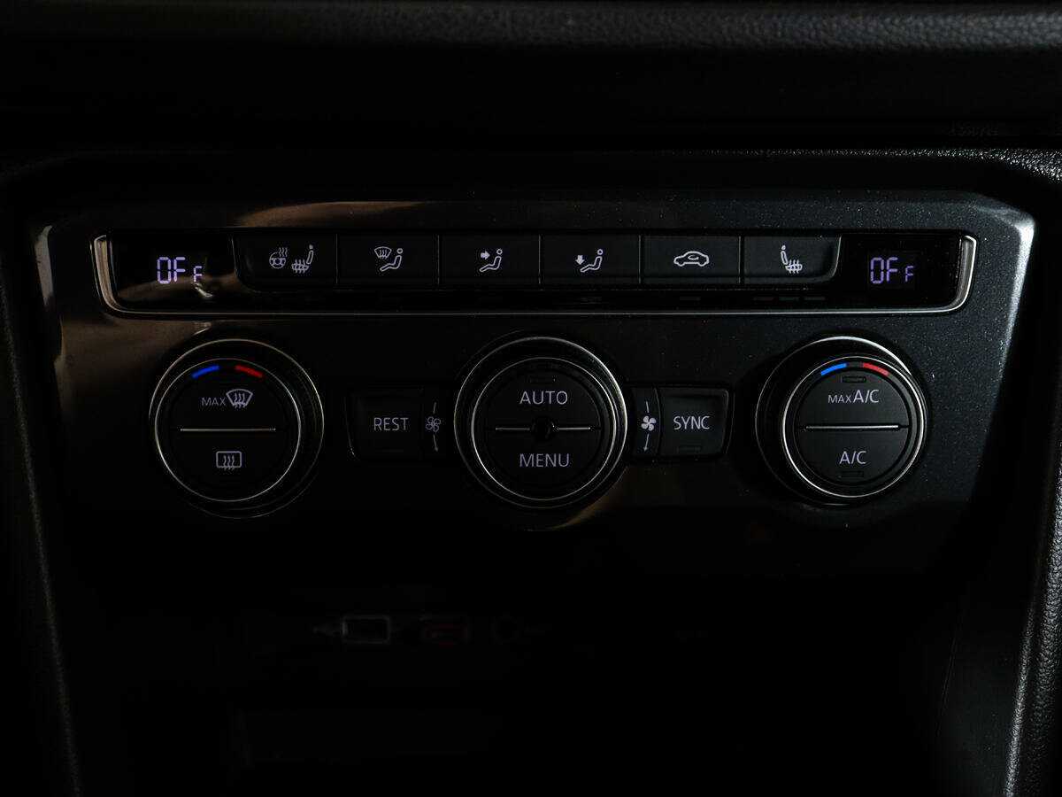 Б/У Фольксваген Тигуан 2018 года. Фото: #21