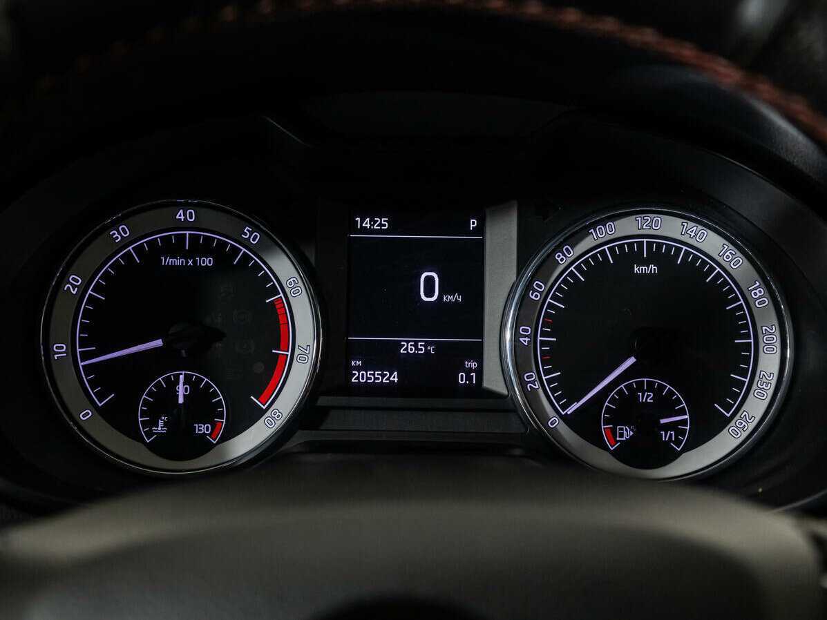 Б/У Шкода Октавия 2017 года. Фото: #11