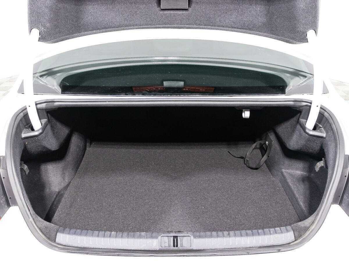 Б/У Фольксваген Пассат 2017 года. Фото: #14