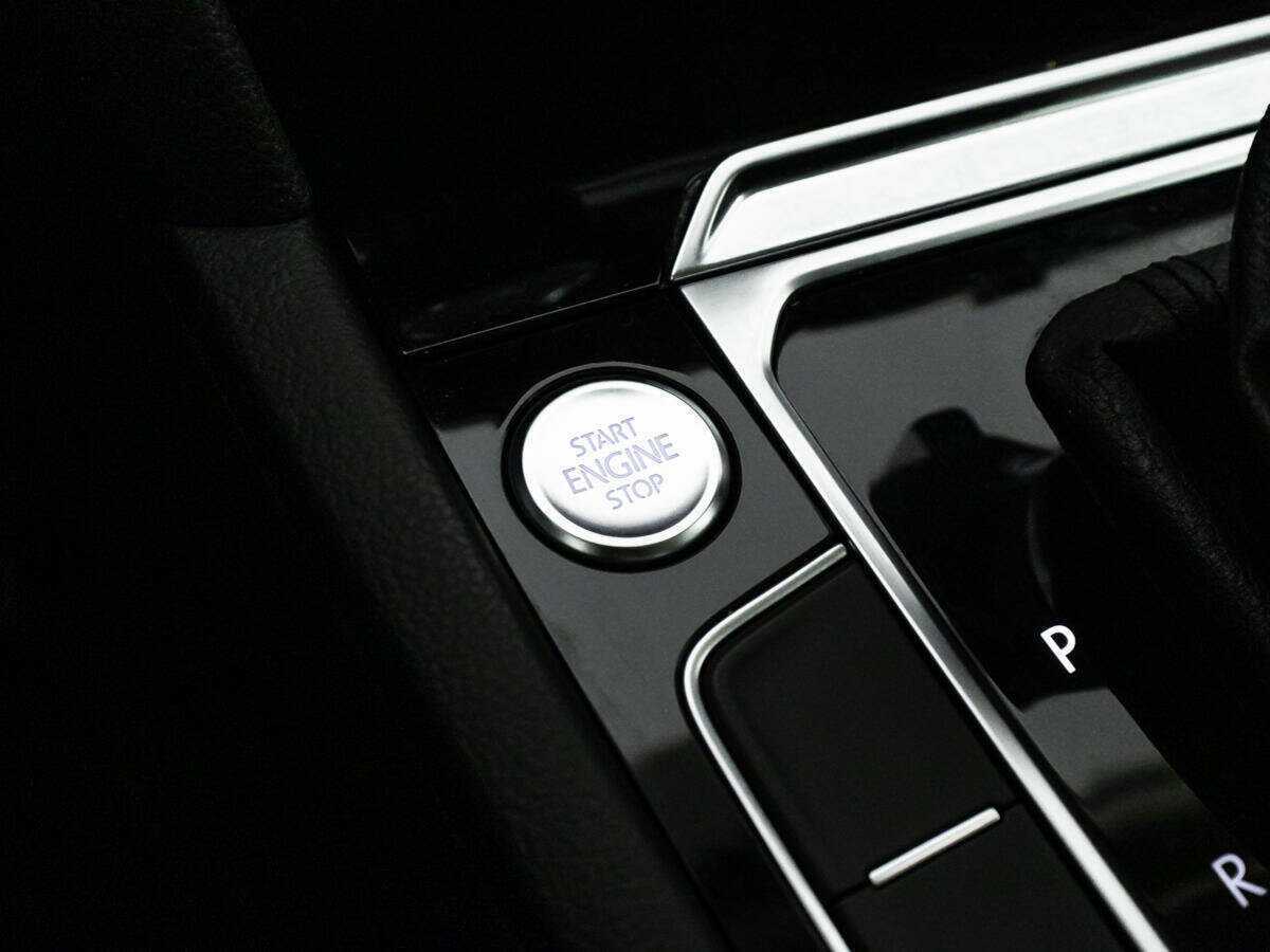 Б/У Фольксваген Пассат 2017 года. Фото: #16