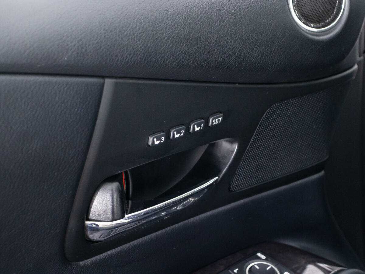 Б/У Лексус Р-Икс 2012 года. Фото: #22